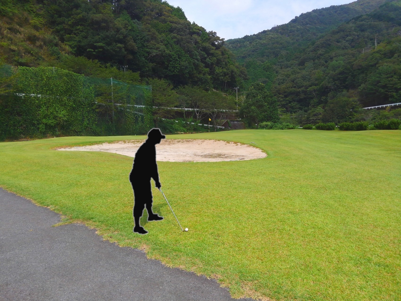 3番ホールのグリーン手前の写真