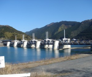 旧河戸堰跡・用水路